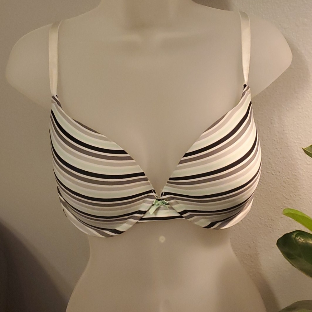 T-shirt push-up bra 38D - NWOT